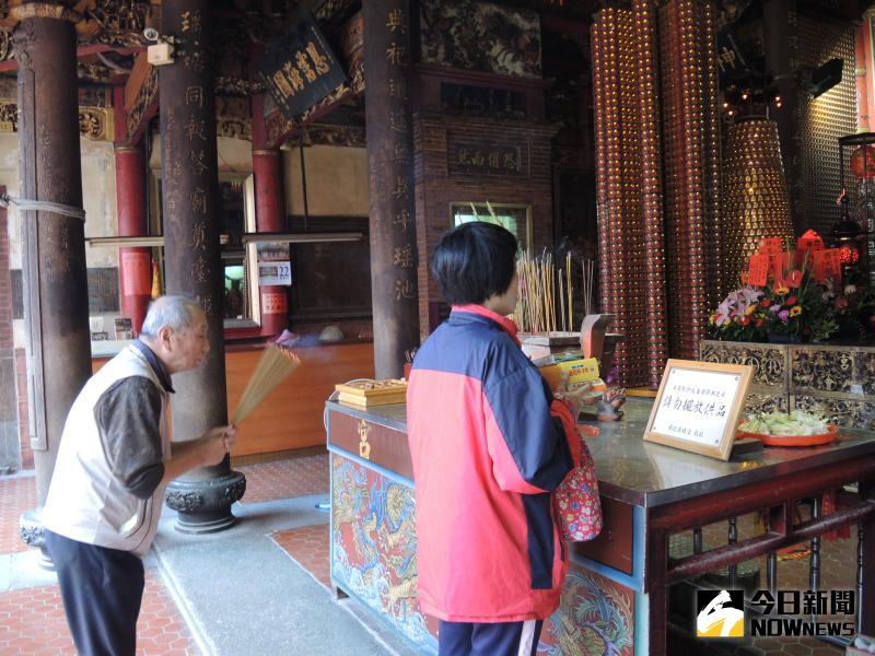 ▲彰化市南瑤宮是否恢復進香?彰化市寺廟室說,將在本周邀集南瑤宮十大會媽及大總理召開會議,再請示媽祖後決定。(圖/記者陳雅芳攝,2020.06.08)