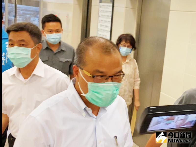 ▲副市長葉匡時參加「因應嚴重特殊傳染性肺炎第一級流行疫情指揮中心應變會議」。(圖/記者張文晃攝,2020.06.08)