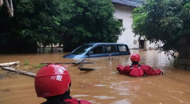 ▲中國大陸南部近來暴雨不斷，釀成不少災情。（圖／翻攝自中新網）