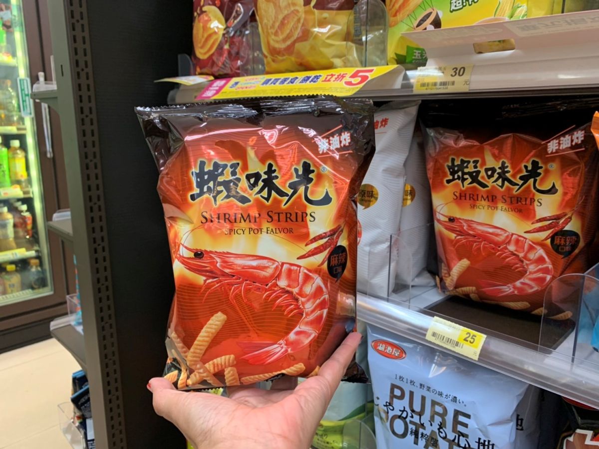 ▲蝦味先麻辣口味在全省7-11上架了。（圖/NOWnews攝）