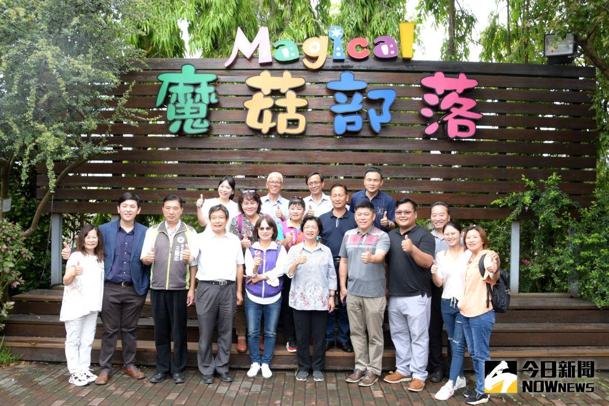 ▲彰化縣議會第三審查小組參訪「蕈優生物科技農場」，了解農業4.0智能產銷農業現況，蕈優改變傳統種菇方法。（圖／記者陳雅芳攝，2020.06.09）