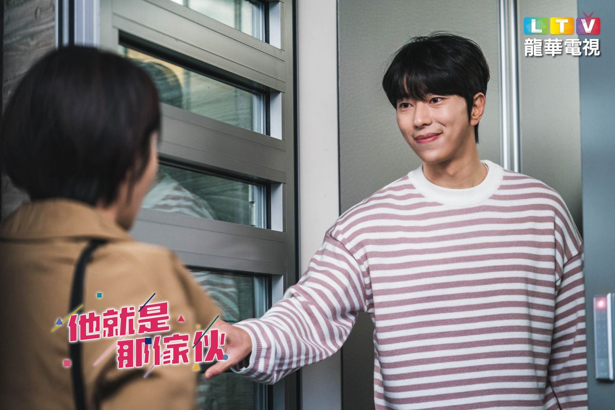 ▲尹賢旻（右）被黃正音征服。（圖／龍華電視）