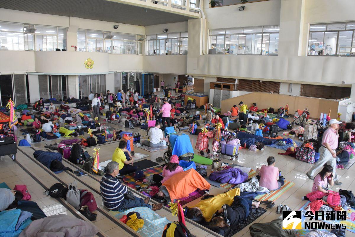 ▲彰化縣長王惠美歡迎大甲媽來彰化，循往例開放縣府中庭給信徒來休息，防疫規範執行落實實聯制、控制人數。（資料照  圖／記者陳雅芳攝）