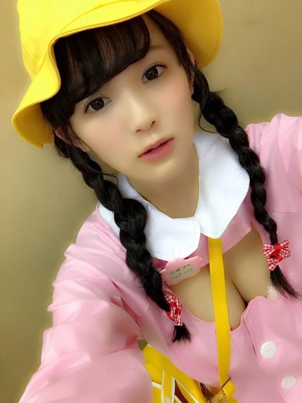 ▲天木純幼童系列照疑似遭人檢舉後下架。(圖/翻攝東網、IG)