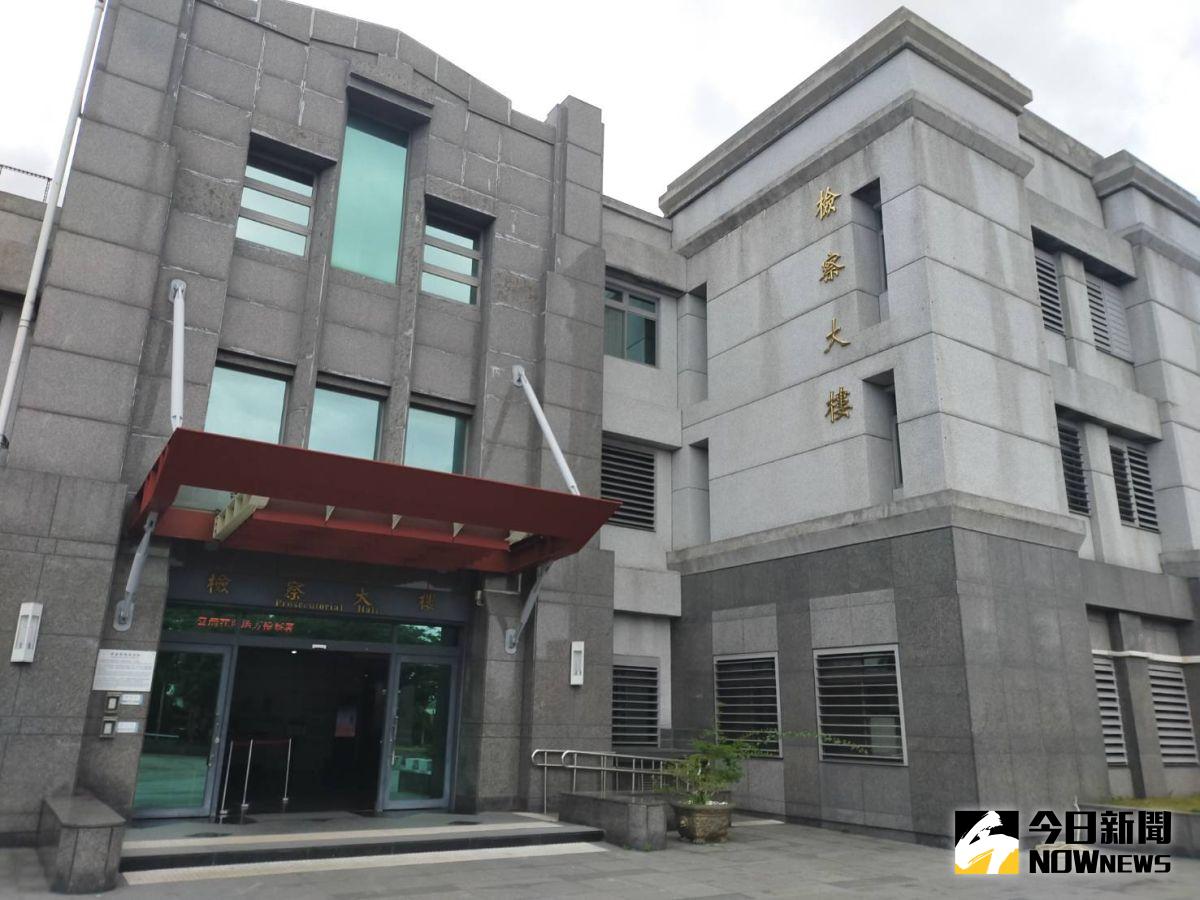 ►花蓮縣地檢署今天上午約談教育處長李裕仁等相關涉案人士，也同步進行住所及辦公室搜索。（圖／記者鄭志宏攝）