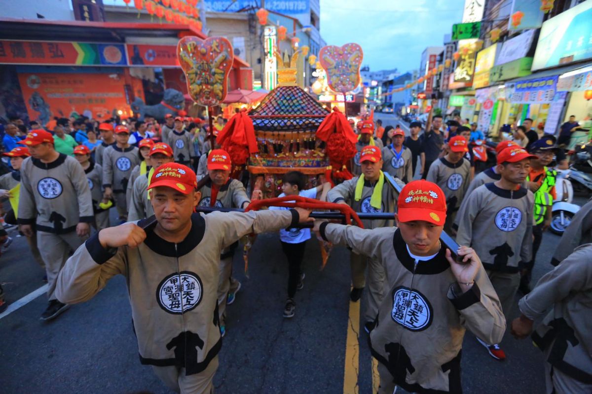 ▲參加遶境別忘了遵守禮儀，不摸神轎尊重媽祖。（圖／翻攝自大甲鎮瀾宮粉專）