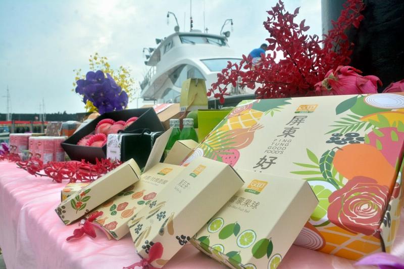 ▲行銷屏東農特產品,更是台灣的花果天堂,「來屏東,鐵定玩的痛快、吃的爽快、買的愉快!」(圖/屏東縣政府提供