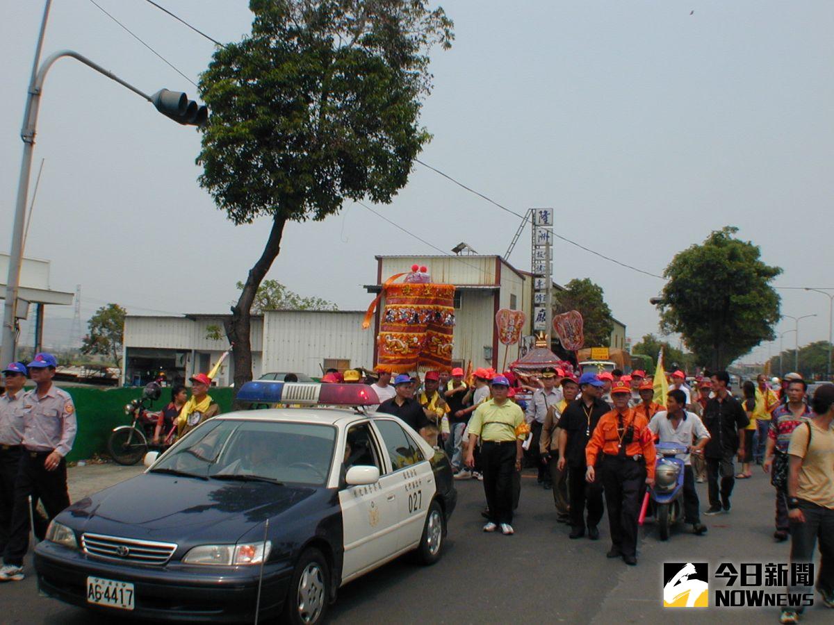 ▲大甲鎮瀾宮媽祖遶境，預訂12日11時由台1線大度橋進入彰化縣遶境，警方將啟動交通疏導管制。（資料照 圖／記者陳雅芳攝，2020.06.11）