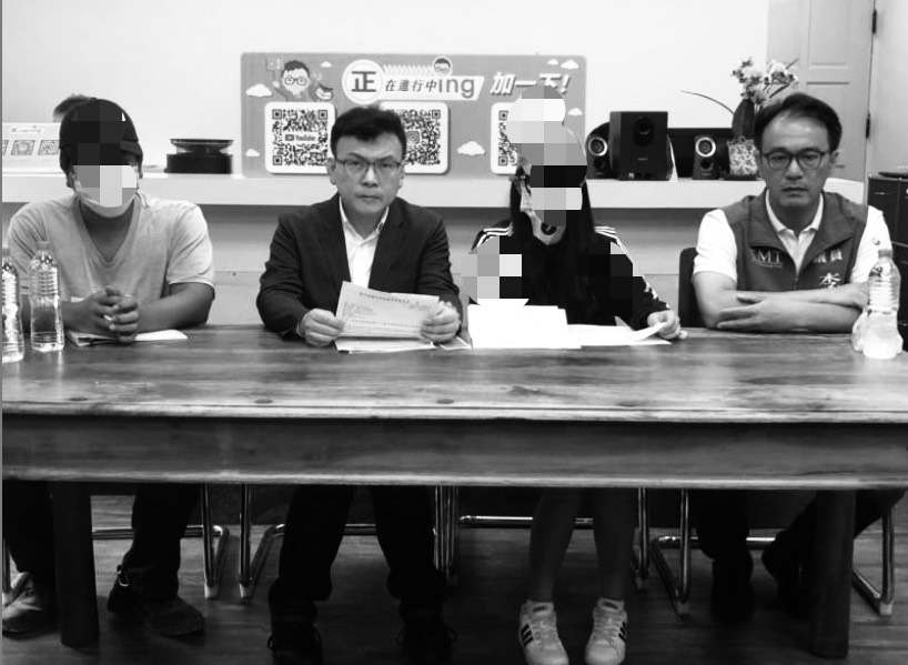 ▲ 新竹市某國中棒球隊集體性侵霸凌事件，立委鄭正鈐11日再與被害人家屬召開記者會，希望市府收回成命、不要解散球隊。（圖/記者金祐妤攝,109.6.11）