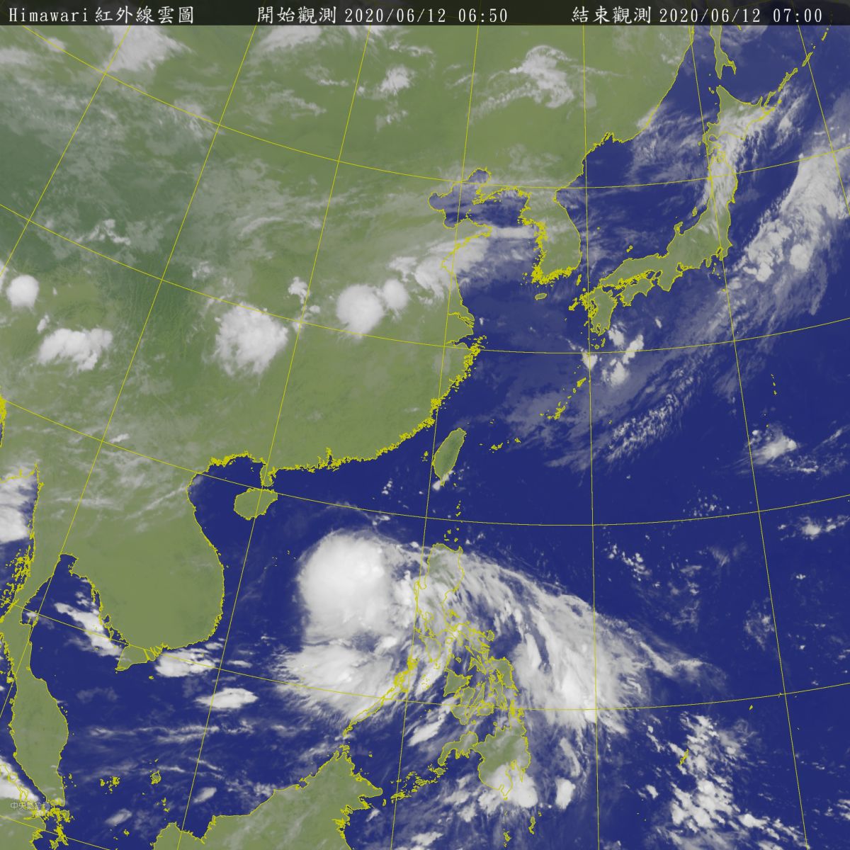 ▲中央氣象局今（ 12 ）日凌晨 2 時，透過路徑潛勢預測圖指出，目前熱帶性低氣壓位於菲律賓群島，未來往西北移動進入南海後，於今晚至明晨有發展為輕度颱風的機會。（圖／中央氣象局）
