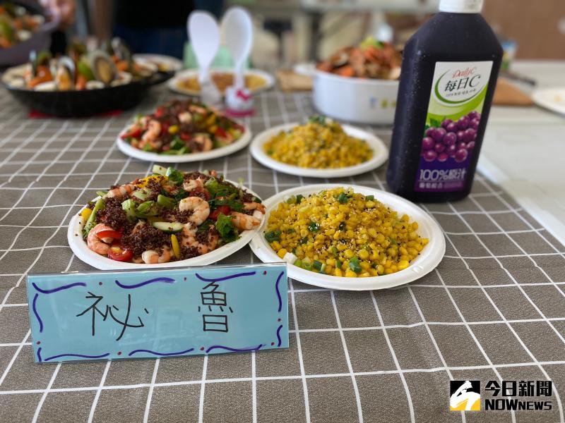 ▲學生親手烹煮四個國家的代表美食,從蒐集資料、準備食材到料理,全都自己來。(圖/記者陳雅芳攝,2020.06.12)