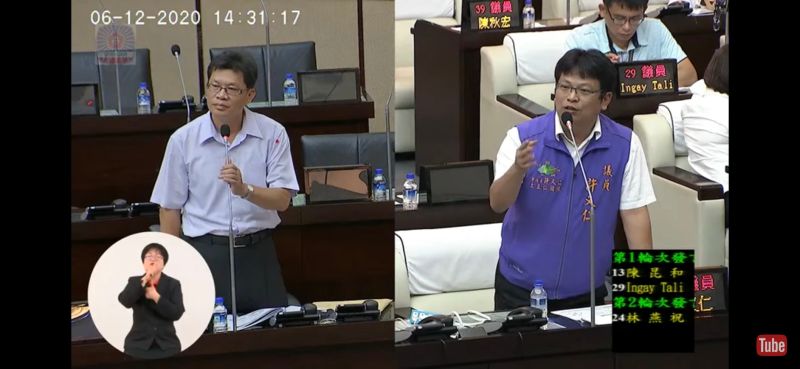 ▲不分黨派,多位議員輪番砲轟,台南市肉品市場股份有限公司總經理陳豐榮(左)啞口無言。(圖/記者陳聖璋翻攝)