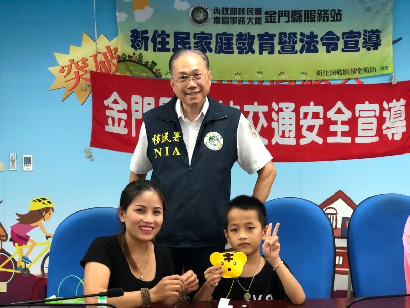 ▲移民署還安排交通法令宣導,協助新住民了解我國交通法規,幫助她們取得駕照。(圖/移民署南區事務大隊提供)