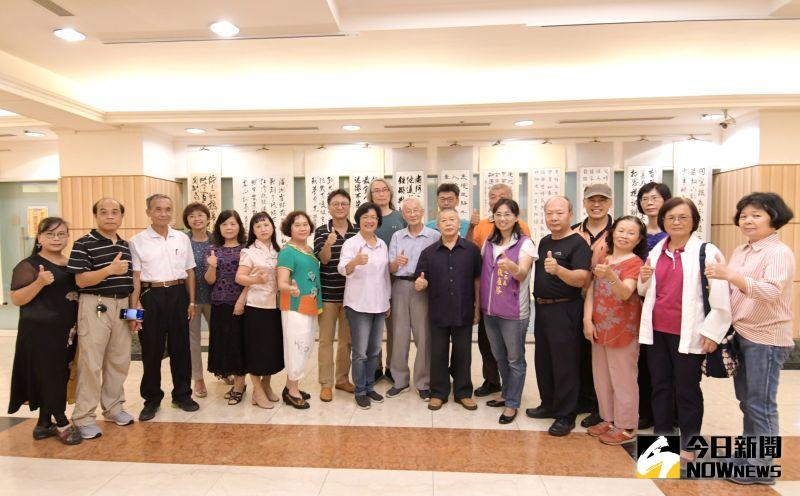 ▲這次展覽以「日餘寸學」為主題,展出累積這幾年來詩社社員書寫創作的作品。(圖/記者陳雅芳攝,2020.06.14)