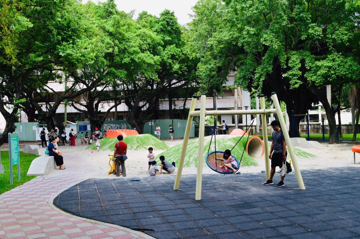 ▲議員指出，市府推動的「美樂地計畫」，其中有關公園內沙坑所產生的細菌問題，也應加以重視。(圖／柳榮俊翻攝2020.6.14)
