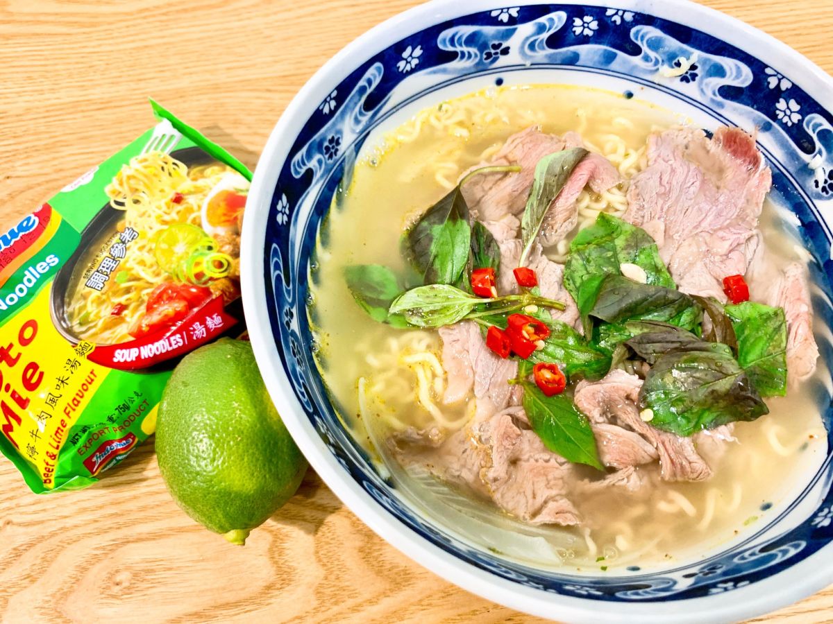 ▲營多麵新口味「青檸牛肉風味湯麵」，有網友就在臉書社團分享一種「既簡單又銷魂的料理方法」，讓其他網友看後全都口水直流。（圖／翻攝自我愛全聯-好物老實説）