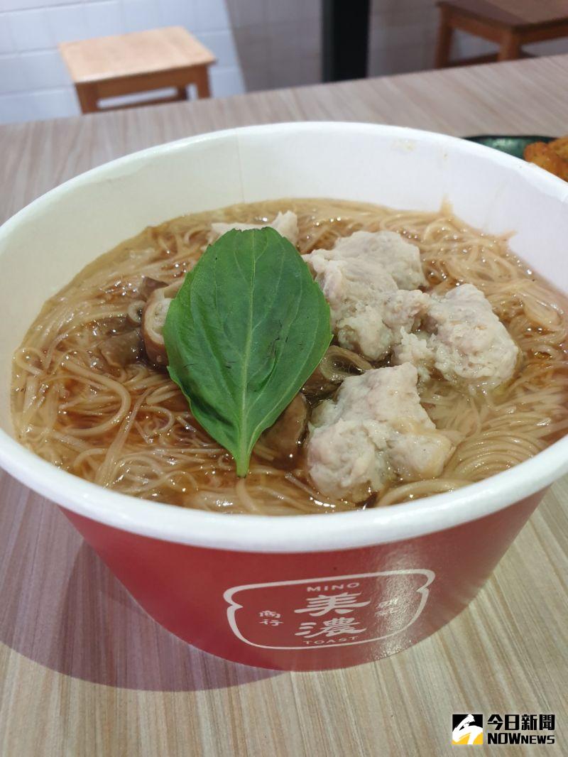 ▲源自鹿港老店的大腸麵線,經過改良,口味更適合台中人。(圖/金武鳳攝,2020.6.15)
