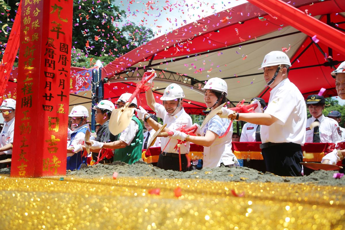 ▲新北市府消防局今(15)日舉行坪林分隊及市民活動中心新建工程動土典禮，市長侯友宜出席並獻上期許與祝福。（圖／新北市新聞局提供）