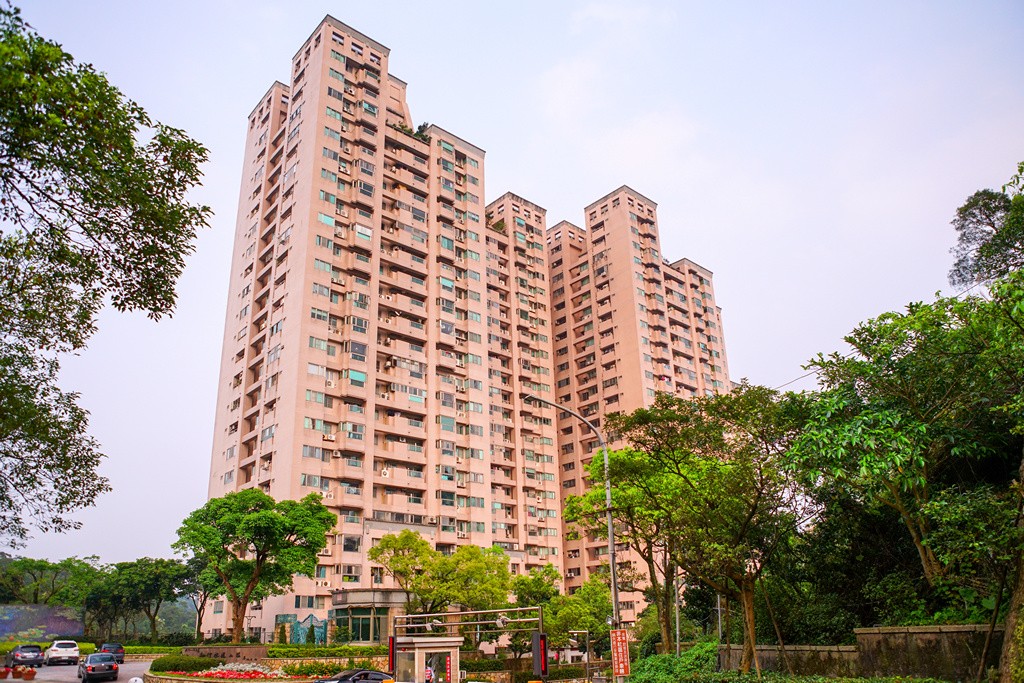 ▲汐止康寧街拓寬、國道1號新設南下入口匝道，加上輕軌動工有望，可望紓解當地交通壅塞問題。（圖／信義房屋提供）