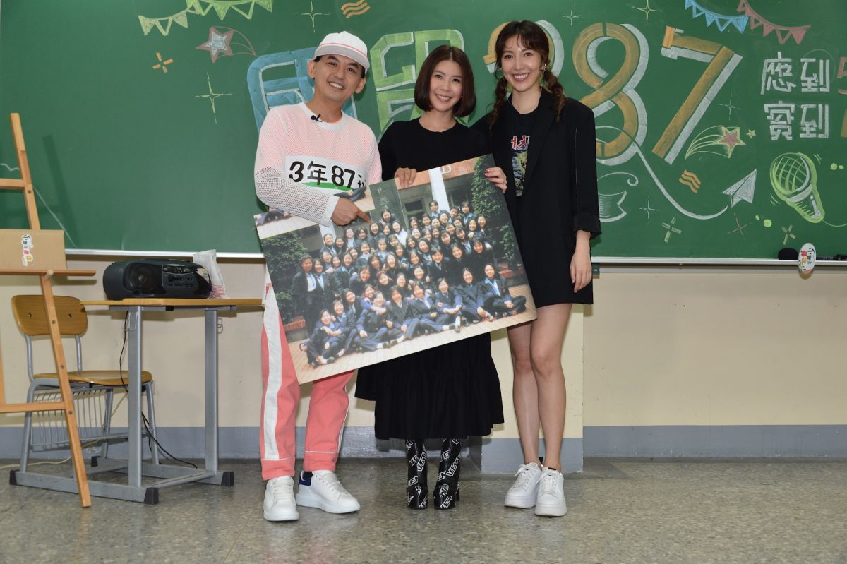 ▲黃子佼（左起）、許茹芸、楊謹華前進校園。（圖／八大）