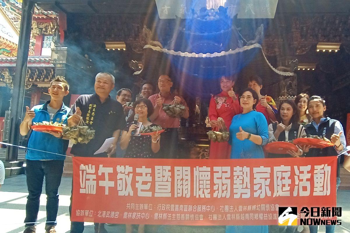 ▲109年度端午敬老暨關懷弱勢家庭活動，今年增加新住民的牽粽送愛心。（圖／記者洪佳伶攝,2020.06.17）