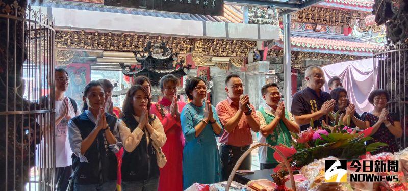 ▲由雲林縣婦幼關懷協會與行政院雲嘉南區聯合服務中心共同主辦,北港武德宮、雲林家扶中心、雲林縣法主慈善關懷協會、社團法人雲林縣越南同鄉權益協進會、北港金順豐媽祖慈善會協辦。(圖/記者洪佳伶攝,2020.06.17)
