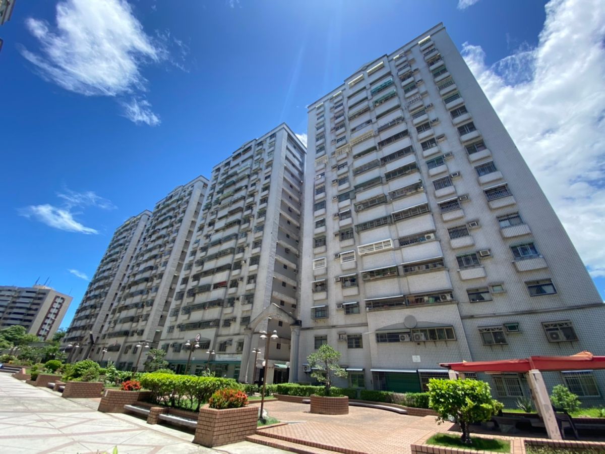 ▲五甲社區為電梯國宅，格局佳、房價相對親民，釋出即秒殺。（圖／信義房屋提供）