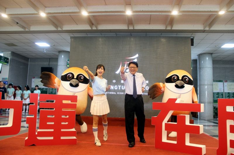 ▲屏東縣政府再次與音樂才女黃小玫合作,為2020全國中等學校運動會創作主題曲「屏東Keep