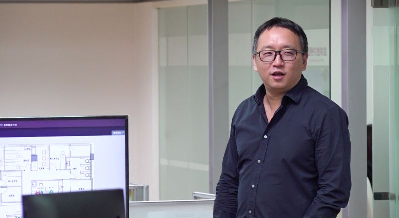 ▲星和醫美創辦人林信一將IT、AI帶入醫美系統,一開始只是想打造屬於自家的管理機制,沒想到IT部門越養越大,算算至今已花費3800萬元建置。(圖/葉政勳攝)