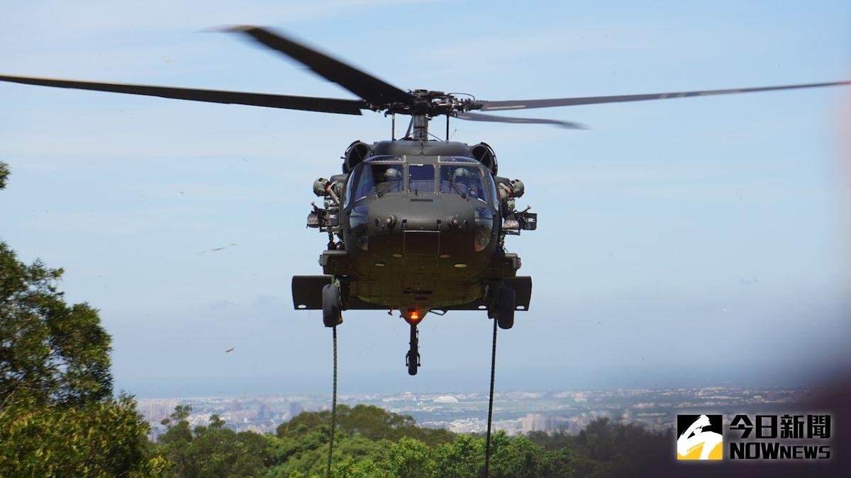 ▲陸軍採購黑鷹直升機僅能運輸人員與物資，並未具備發射空對地飛彈與火箭彈能力。（圖／記者呂炯昌攝）