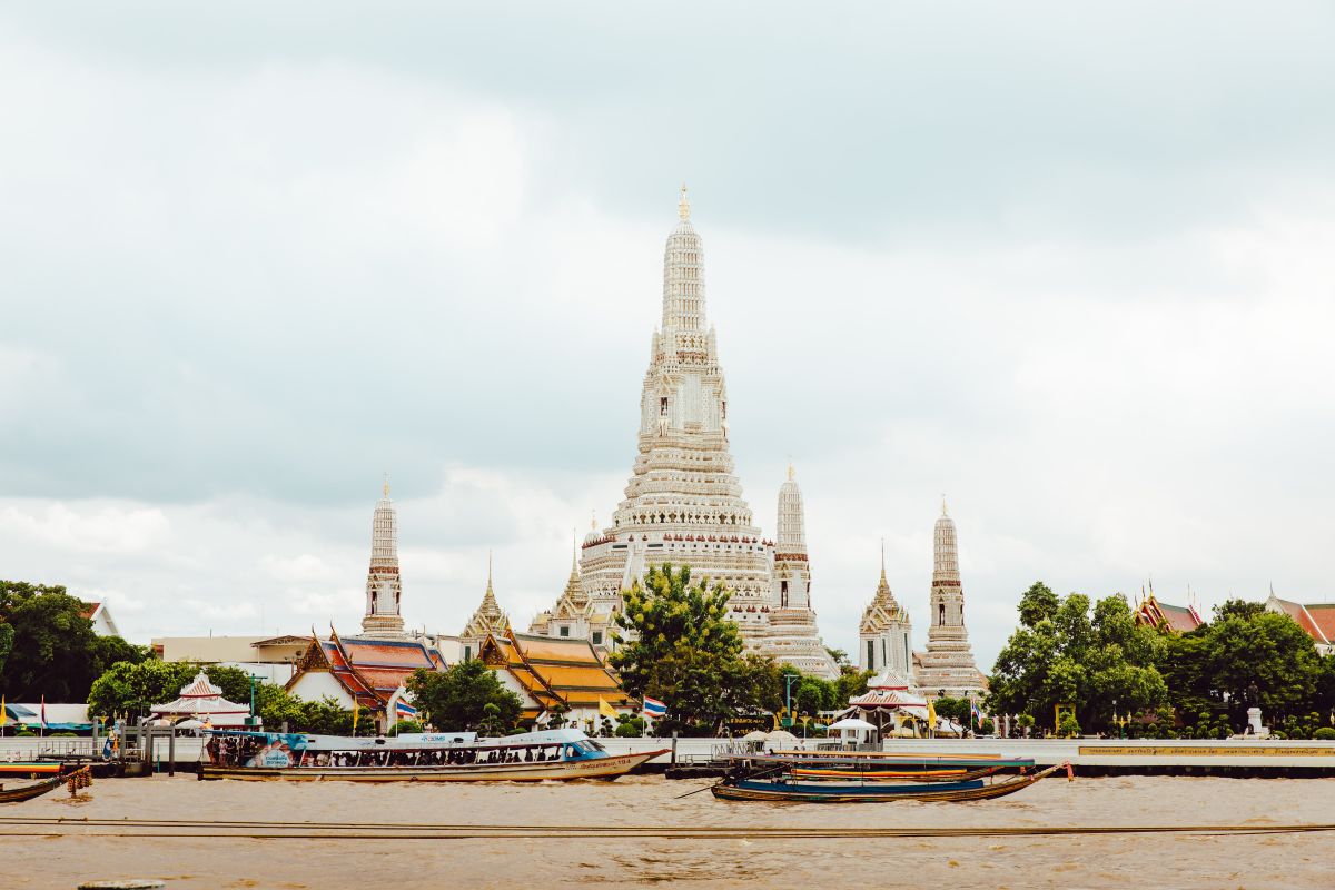 ▲泰國政府研擬明年起對入境的外國旅客徵收500泰銖費用，用於旅客保險並協助觀光產業轉型，但這項政策引起觀光業者憂慮。（圖／ Unsplash ）