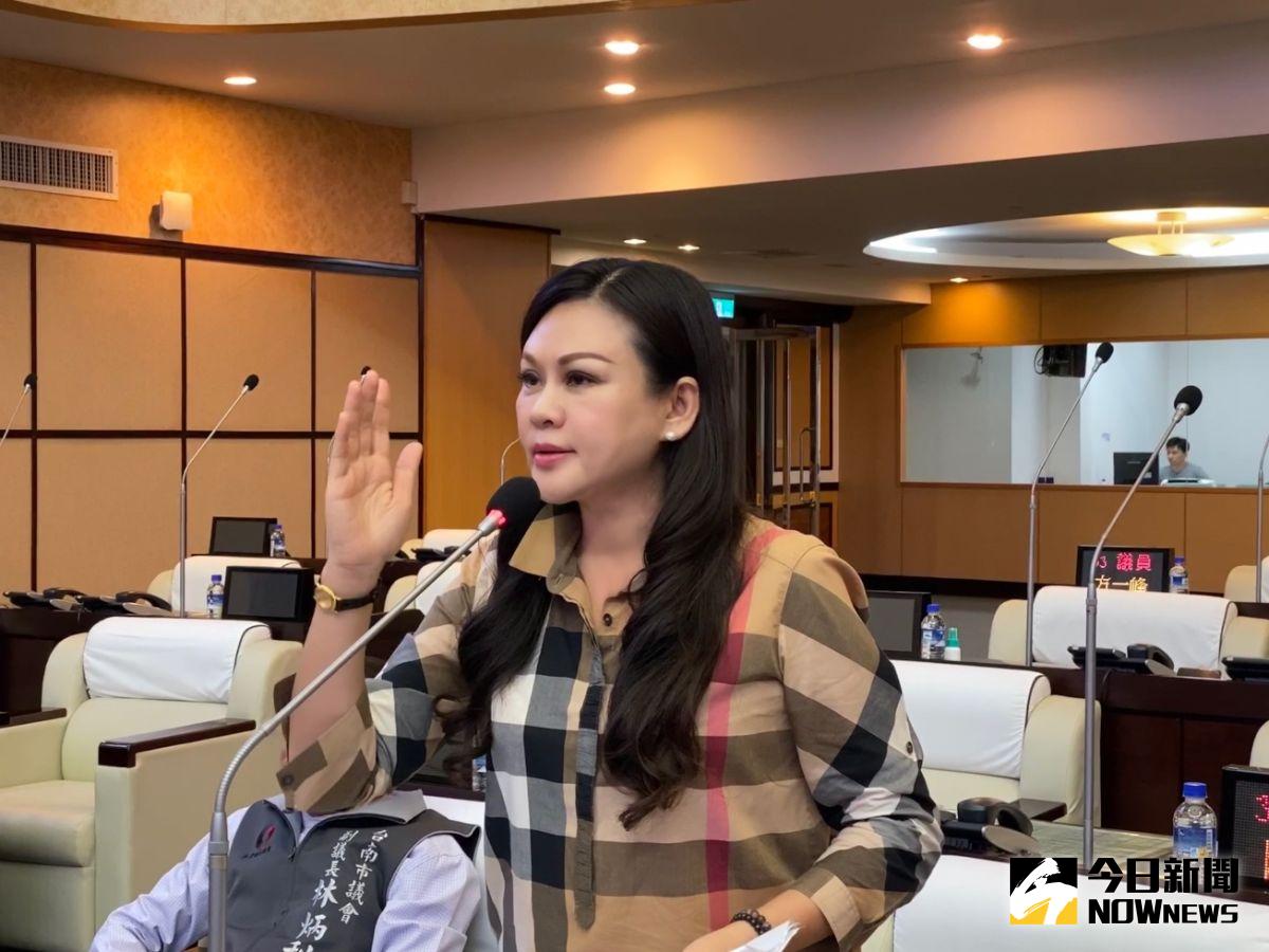 ▲市議員林燕祝22日揭露台南某國中2名男師，利用權勢猥褻學生，甚至逼迫學生口交。（圖／記者陳聖璋攝，2020.06.22）