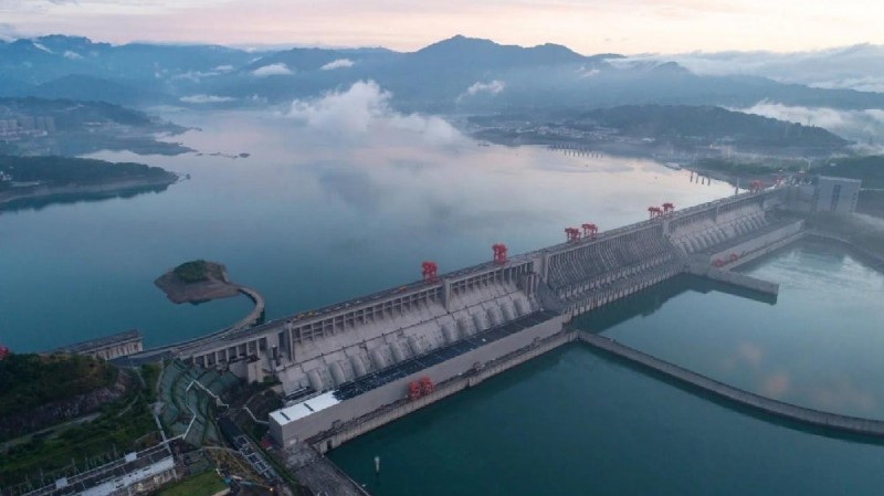 ▲中國大陸南方近來下起暴雨，三峽大壩的防洪能力成為世人關注的焦點。（圖／取自微博闢謠）