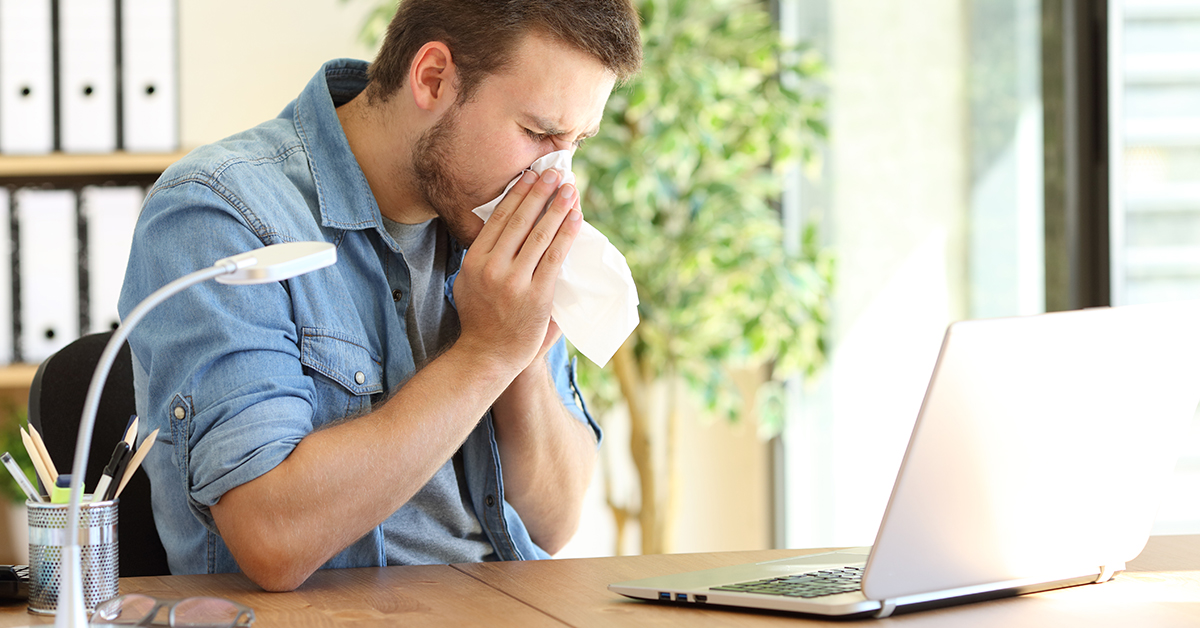 ▲一名男子飽受乾癬困擾，經檢查後才發現是食物過敏，而且過敏原高達35種。（圖／ingimage）