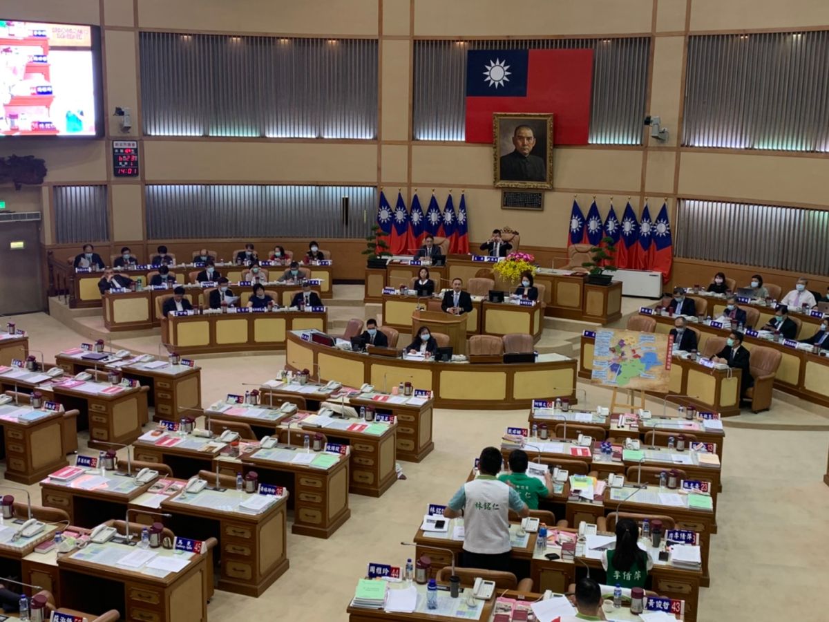 ▲市議員何淑峰說新北校園性騷擾案六都最高，周雅玲則強調校園毒品防治，全面做尿液篩檢的必要。（圖／記者宋原彰攝，2020.06.23）