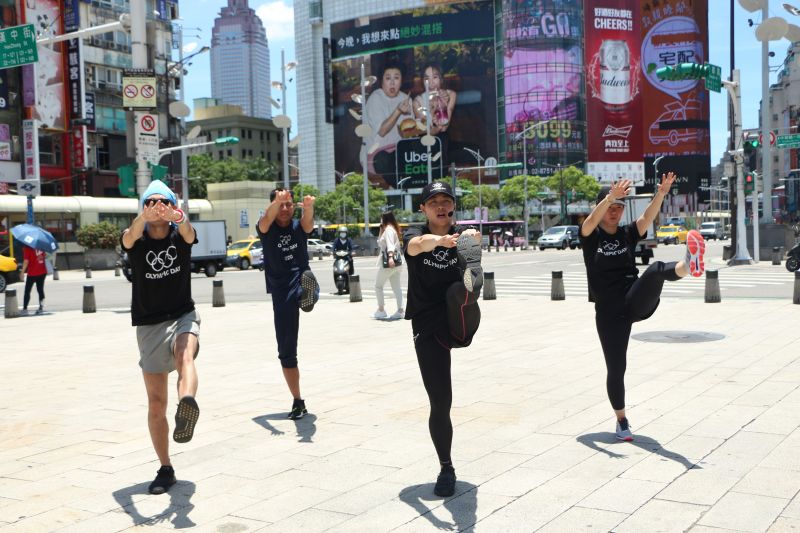 ▲中華奧會熱血運動快閃西門町,直播歡慶國際奧林匹克日(圖/中華奧會提供)