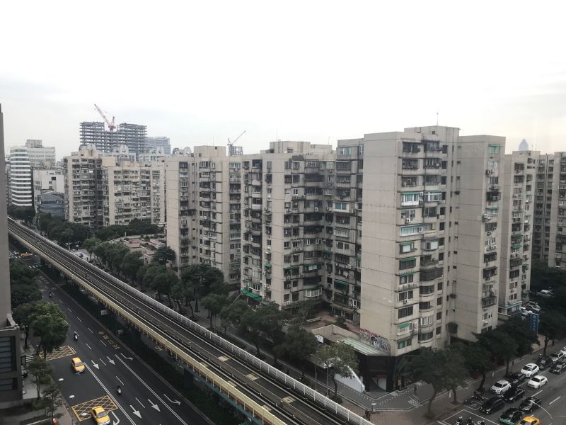 ▲房市專家說,老宅在北市很夯,所以購買中古屋應考量區段。(圖/信義房屋提供)