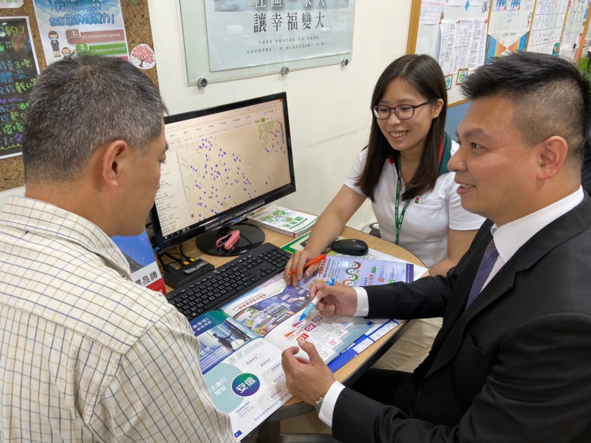 ▲信義房屋六張犁店成立危老重建工作站，提供附近住戶免費諮詢。（圖／信義房屋提供）