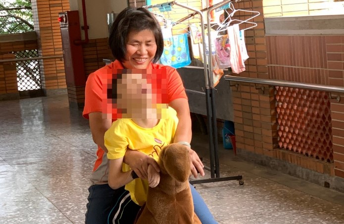 ▲雲林特校教師助理員「金蓮媽媽」無私愛心獲肯定而榮登109年度杏壇芬芳錄。（圖／記者簡勇鵬翻攝，2020.06.23）