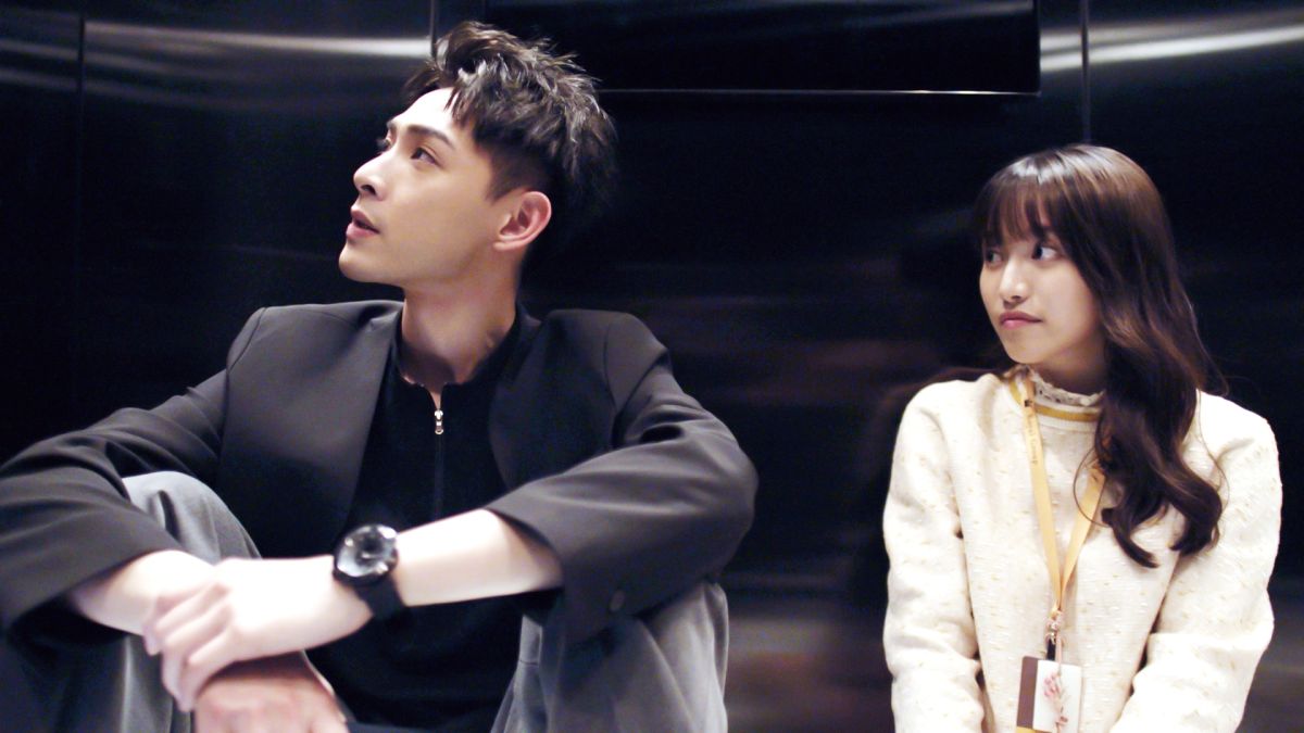 ▲連晨翔（左）與蔡瑞雪被關在電梯。（圖 / 三立提供）