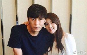 ▲秦昊與伊能靜結婚5年。(圖/伊能靜微博) ▲秦昊與伊能靜結婚5年。(圖/伊能靜微博)