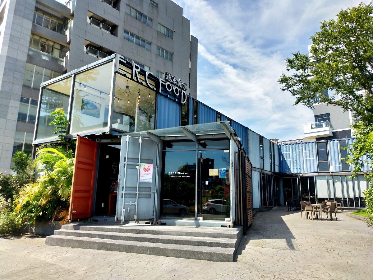 ▲位於內湖的達永食堂，因特殊貨櫃屋造型成為網友打卡熱門地點。（圖/資料照片）