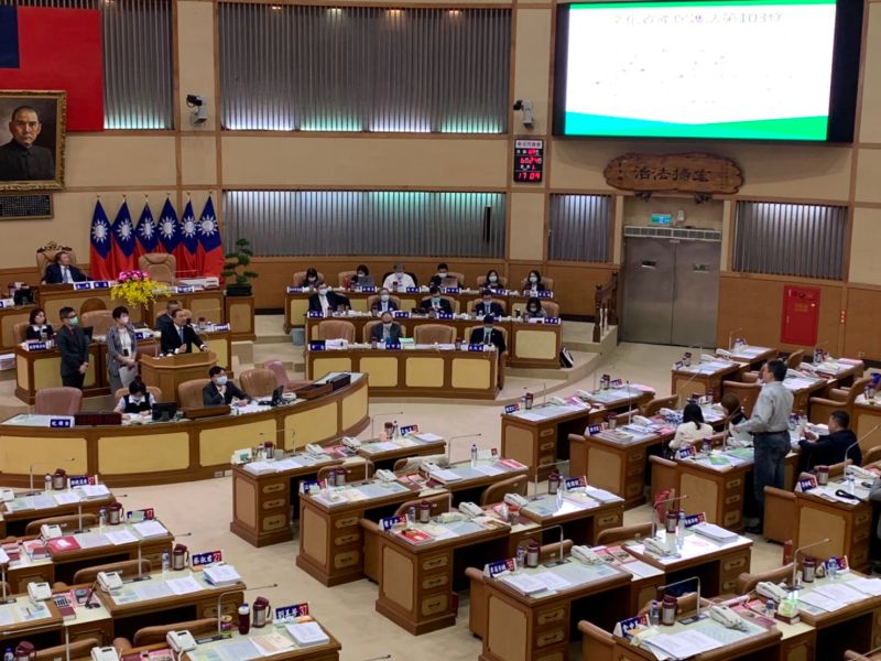 ▲侯友宜表示,園內樹木因罹患褐根病全面刨除,後續將請農業局成立專案小組,檢視每棵樹木健康。(圖/記者宋原彰攝,2020.06.24)