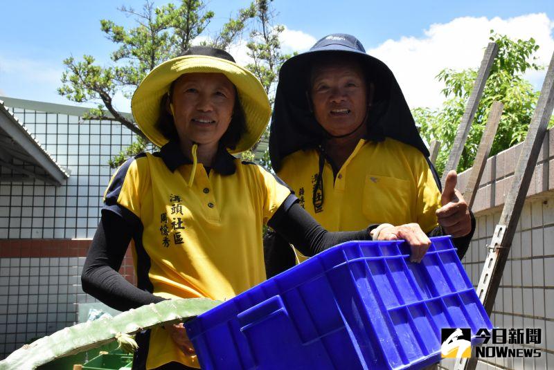 ▲廣興國小四位畢業學生帶上農具積極走向戶外，他們想為學校留下一塊「開心果園」，做為畢業前對母校的感恩禮。（圖／記者陳雅芳攝，2020.06.24）