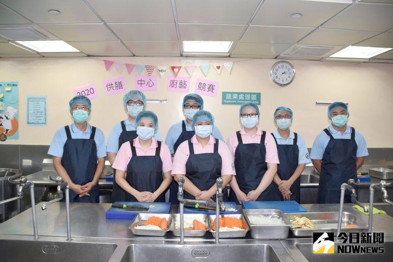 ▲彰化基督教醫院體系營養部供膳中心舉辦內部二央廚廚師料理競賽。(圖/記者陳雅芳攝,2020.06.25)
