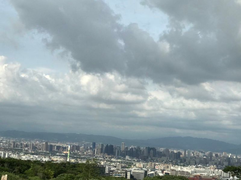 ▲台中望高寮公園,媲美「台北陽明山」、「日本函館」,更是年輕朋友告白及情侶約會的首選。(圖/柳榮俊攝2020.6.25)