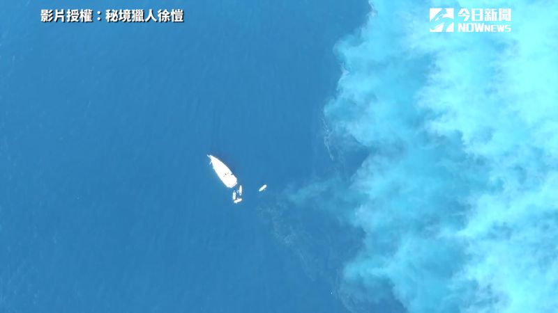▲龜山島海底溫泉和大海交融之後,變成非常夢幻的Tifffany藍(圖/秘境獵人徐愷)