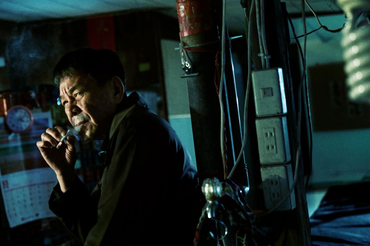 ▲龍劭華在MV中暴打周予天。（圖／星空飛騰提供）