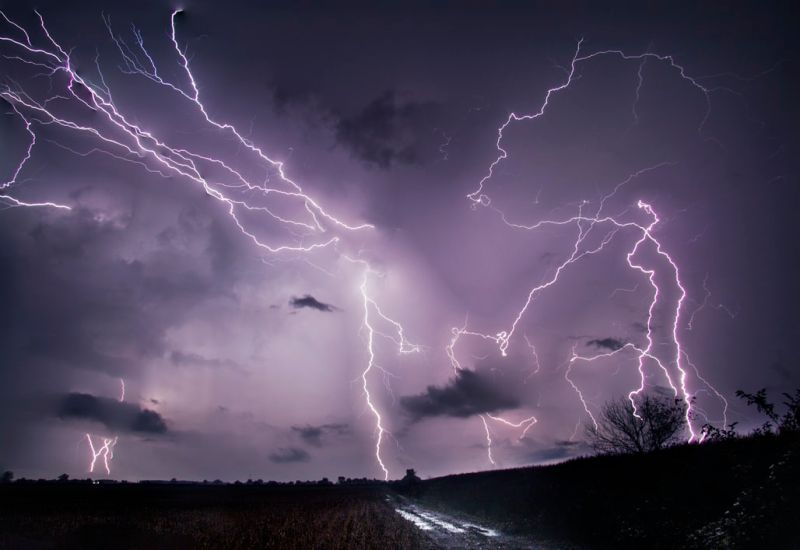 ▲印度昨(25)日遭到雷電襲擊,至少有 83 人喪生。(示意圖/翻攝自 Unsplash)
