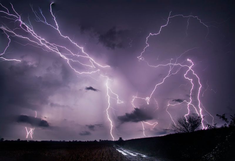 ▲印度昨（25）日遭到雷電襲擊，至少有 83 人喪生。（示意圖／翻攝自 Unsplash）